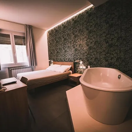 Il Portico 3* 斯培西亚